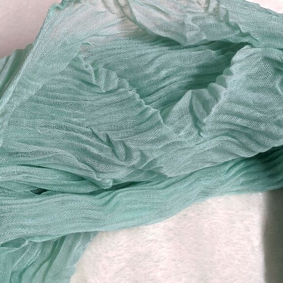 NWOT - Lightweight Soft & Semi Sheer Mint Green Infinity Scarf - Picture 5 of 8